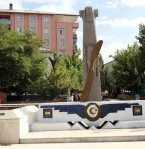 Ağrı Valisi'nden Sırrı Sakık'a yanıt